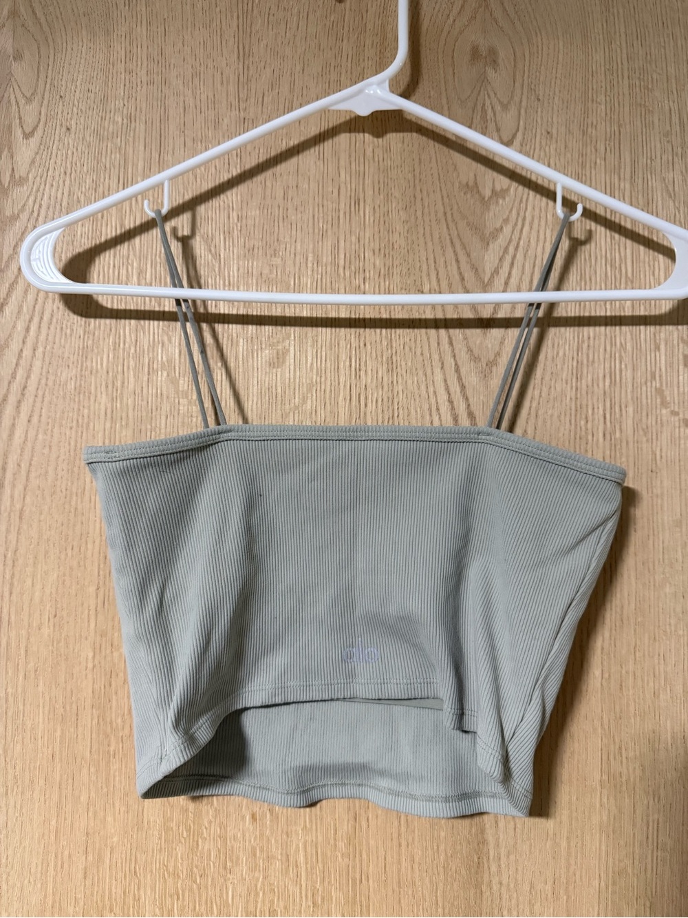 alo Light Sage Ribbed Spaghetti-Strap Crop Top - Women M